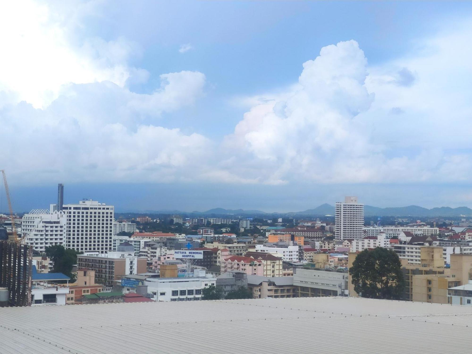 View Talay 6 Pattaya Beach By Anatolia Condo Suite Exterior foto