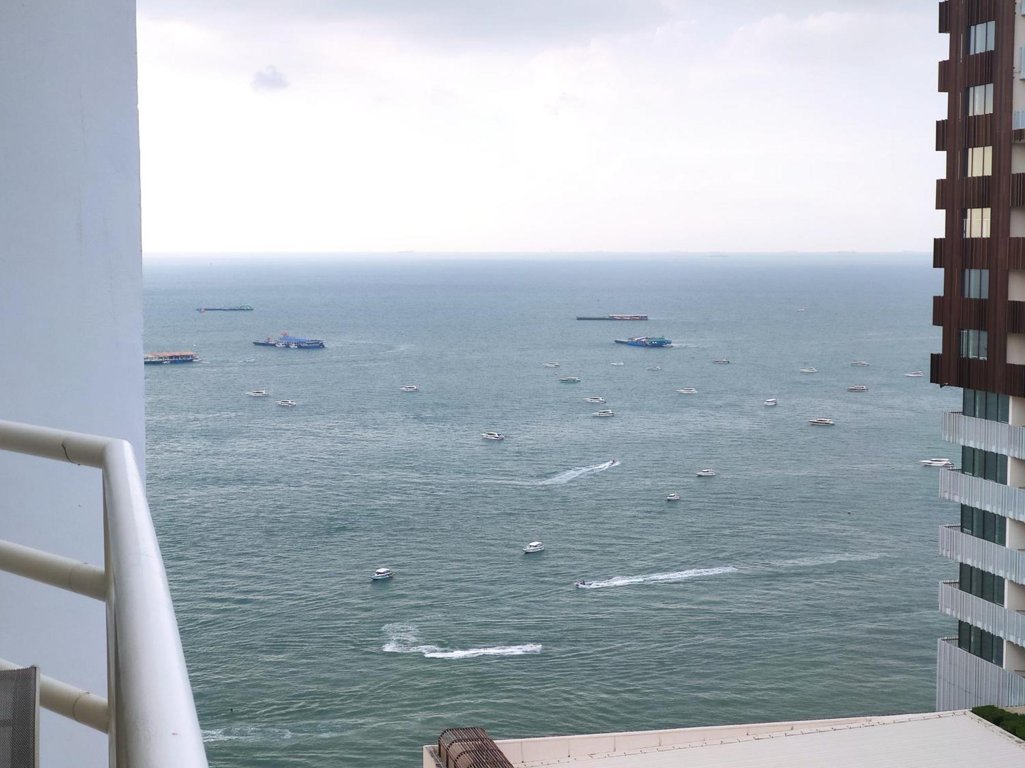 View Talay 6 Pattaya Beach By Anatolia Condo Suite Exterior foto