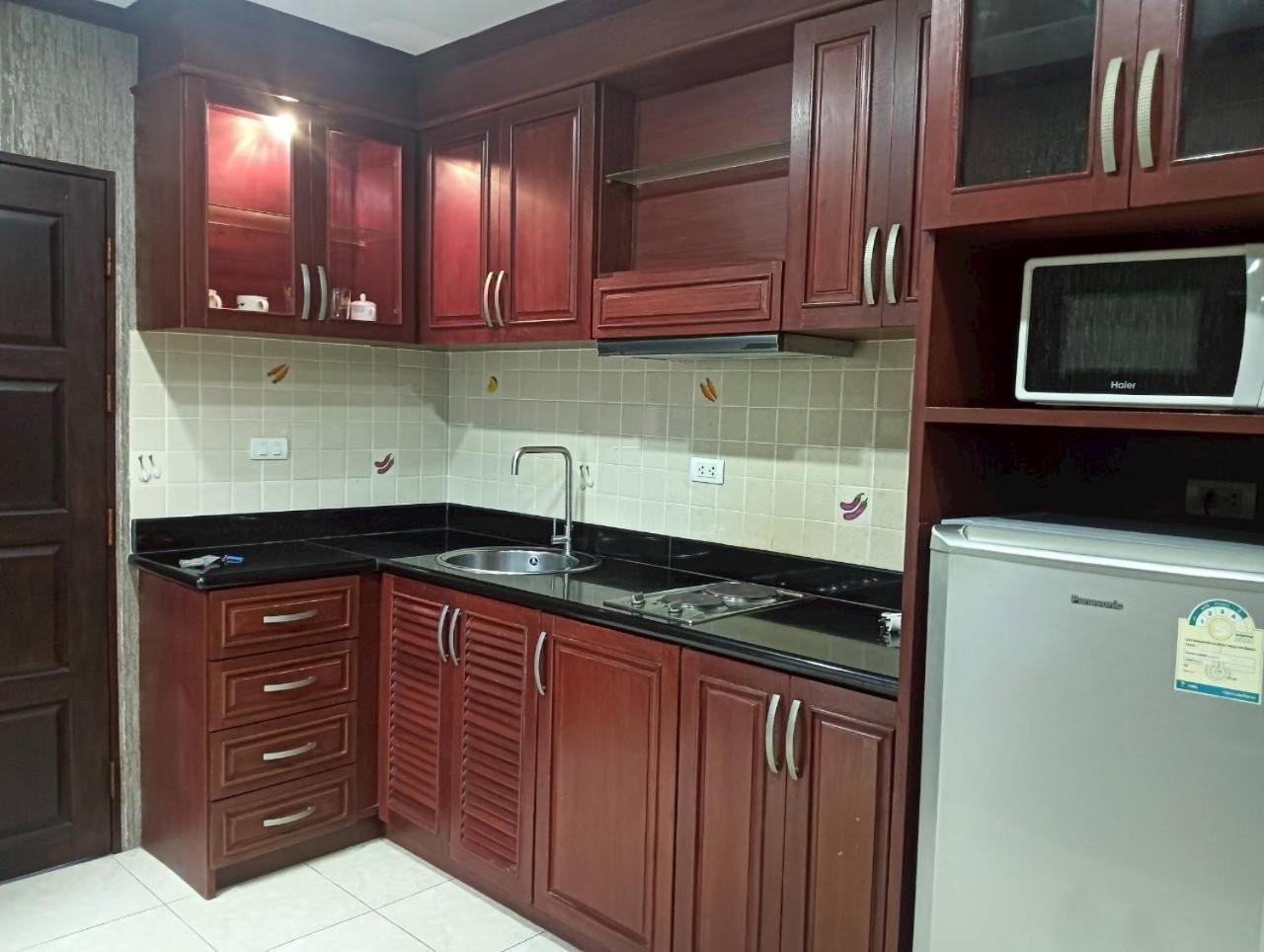 View Talay 6 Pattaya Beach By Anatolia Condo Suite Exterior foto